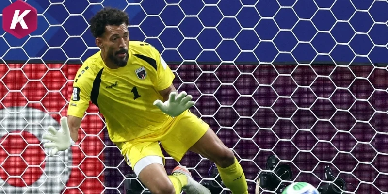 Thủ môn Cape Verde gây ấn tượng ở trận Uruguay