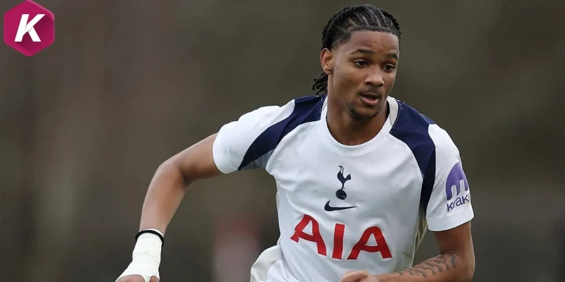 Tynan Thompson - thần đồng mới cập bến Old Trafford